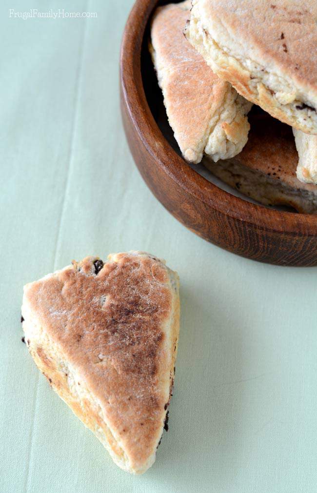 I don’t think you can ever have too many breakfast recipes. This chocolate chip scone recipe is one of our favorites. These chocolate chip sones have no heavy cream, in fact they are dairy free scones. Another plus is you can make them in the skillet, so you don’t have to heat up the house on warmer days to bake them.