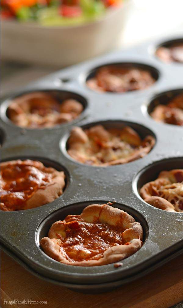 Easy to make and kid friendly dinner idea, pizza cups