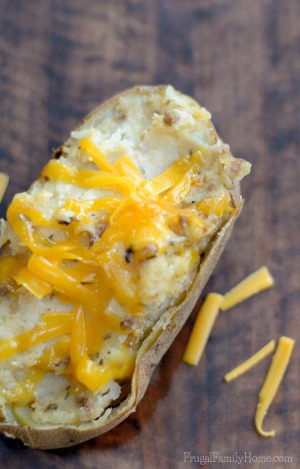 Need a quick dinner your family will love? This recipe for twice baked taco potatoes is sure to please. My family gobbles them up.