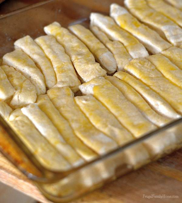 A really quick and easy recipe for yeast free breadsticks. 