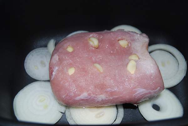 Roast with Garlic in Crock Pot