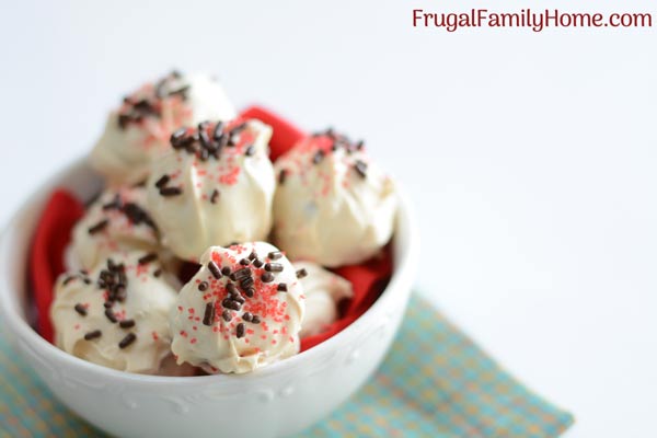 A bowl of peppermint brownie truffles ready to eat.