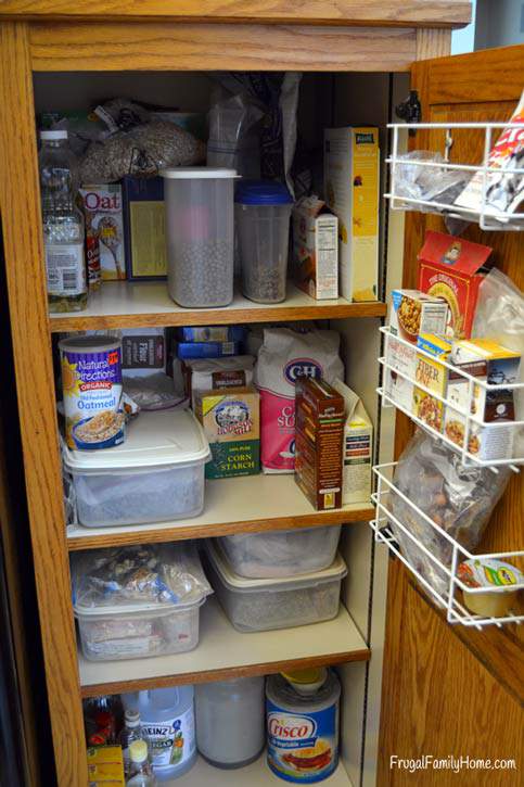 How the pantry looked after I cleaned it.