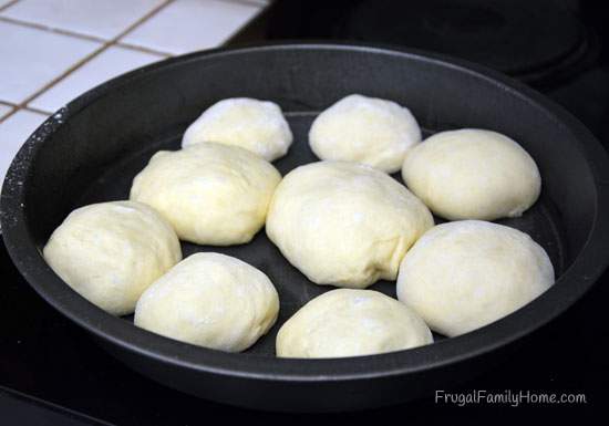 An easy recipe for quick dinner rolls that can be ready in about an hour.