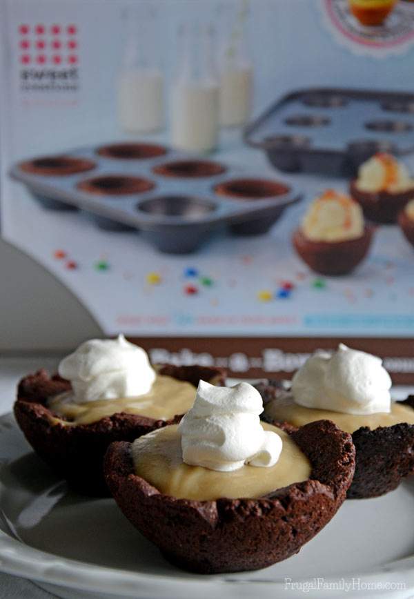 A yummy chocolate cookie bowl with butterscotch pudding. 