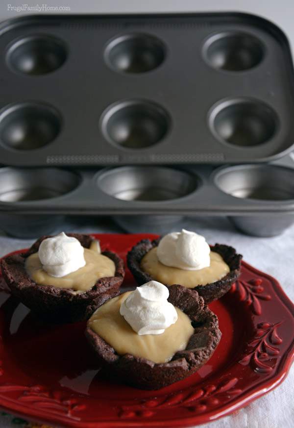 Bake a Bowl Pan makes it easy to make cookie bowls