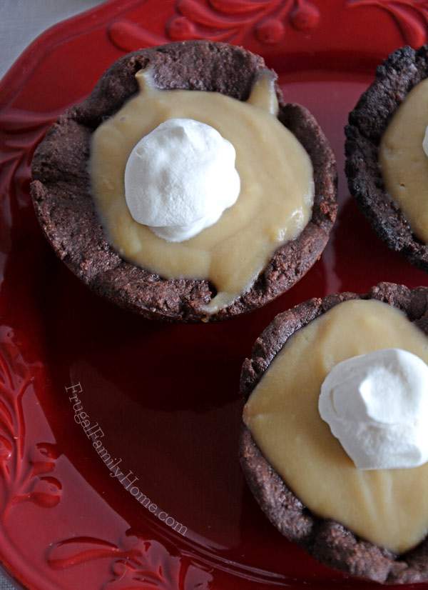 Easy to make Cookies Bowls holding pudding or ice cream. 