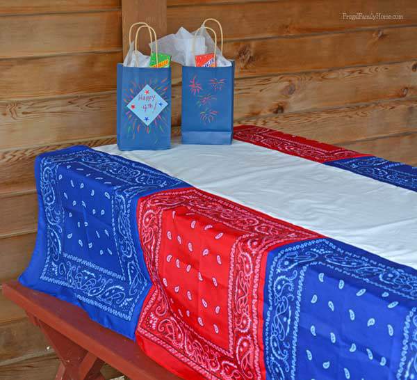An easy to make tablecloth for 4th of July