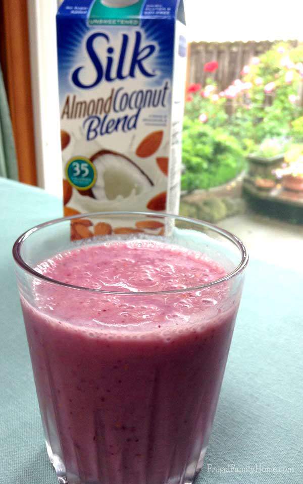A great dairy free smoothie, Frugal Family Home, #SilkAlmondBlends #shop