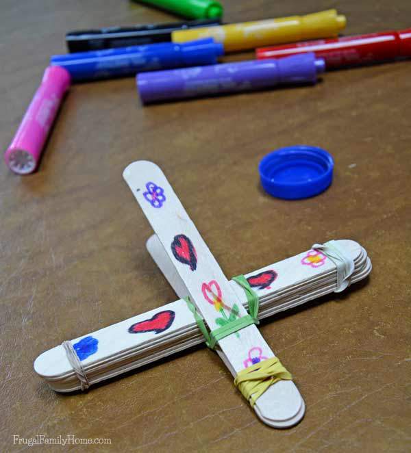 Decorate the catapult with markers