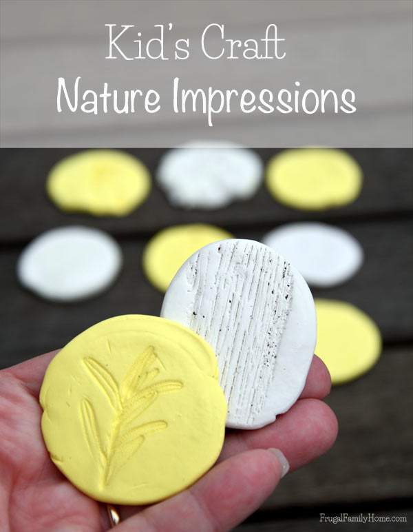 How to make nature impressions. It's a great kids craft to keep your kids from being bored | Frugal Family Home