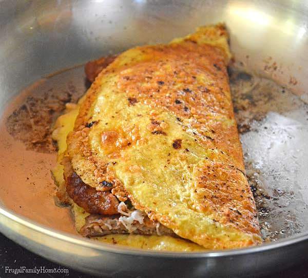 Omelets for dinner an easy and inexpensive meal | Frugal Family Home