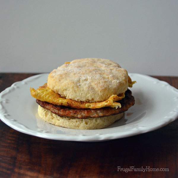 Easy to make freezer breakfast sandwich | Frugal Family Home