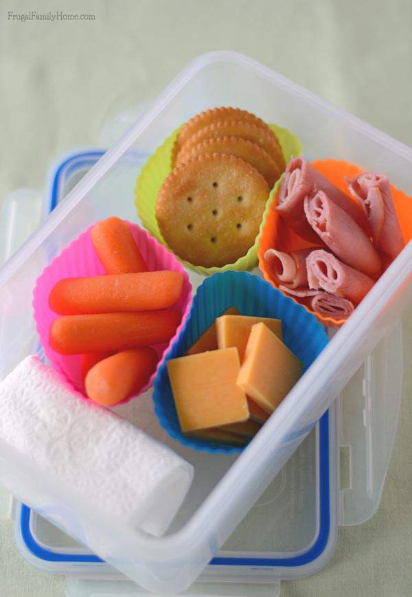 What kid wouldn't want a lunch that looks as good as this one? 