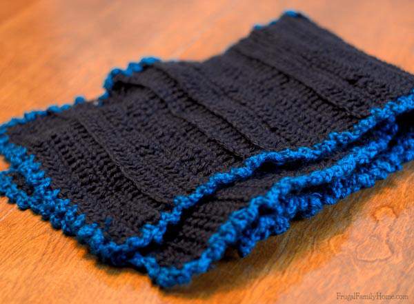 Easy to make textured scarf with cute edging