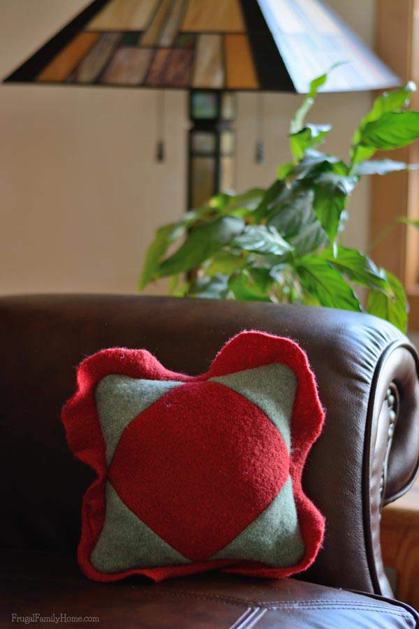 Easy Christmas throw pillow made out of felted wool sweater | Frugal Family Home