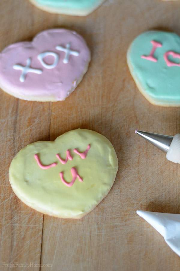 Bake these cute conversation heart sugar cookie for your valentine. They are sure to be just right after you personalize them yourself. 