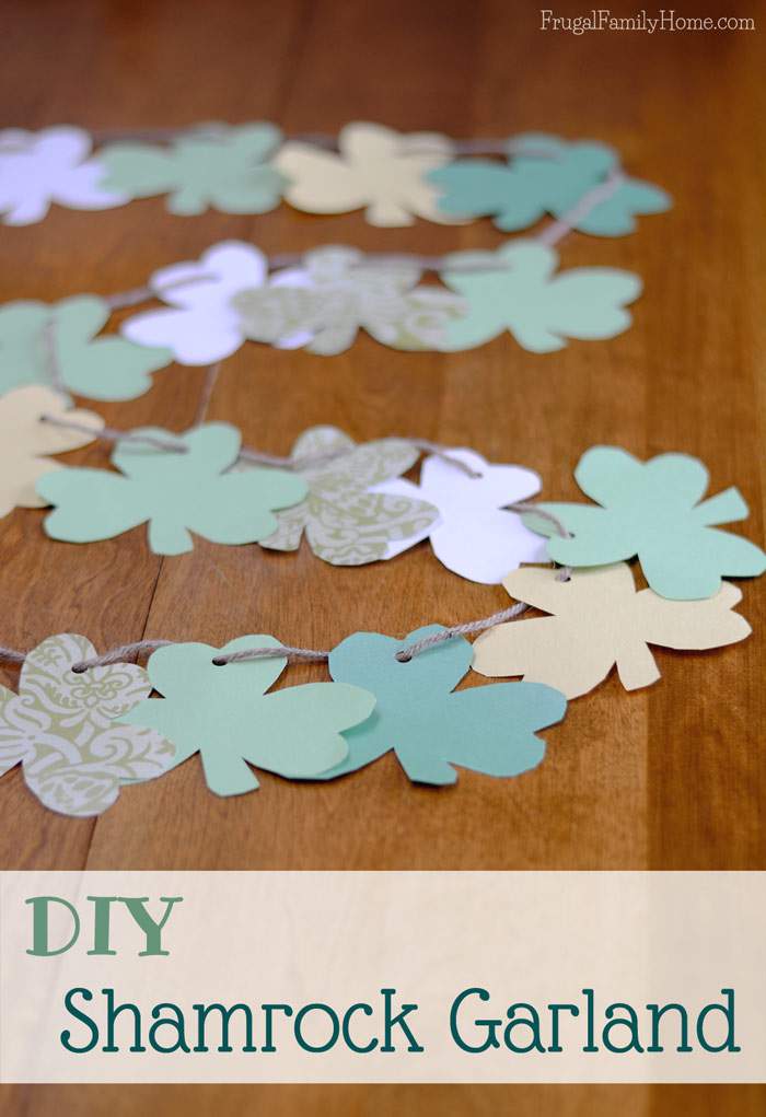 Easy St. Patrick’s Day Craft, DIY Shamrock Garland