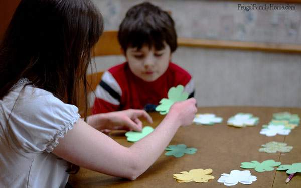 This is an easy craft idea for St. Patrick's Day. Make your own Shamrock Garland with the free template you can download.