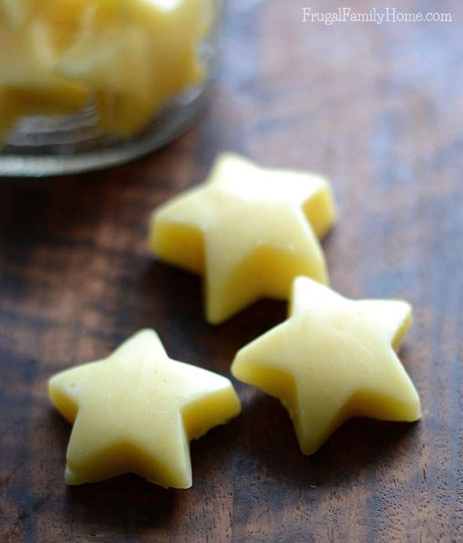 DIY recipe for lotion bars with beeswax - Sugar Maple Farmhouse