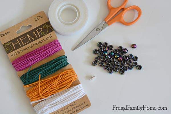 Doing DIY project with the kids is something that is really fun. My daughter loves to create things and if you kids love creating too, this is a fun summer project or these can make great christmas gifts.  This diy square knot hemp bracelet is easy to make. With these step by step instructions and video you’re sure to succeed even if you’ve never made jewelry in the past.