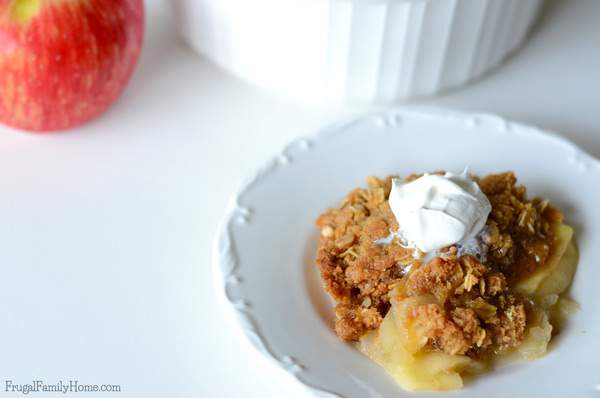 I love to get back to baking in the fall and with fall comes fresh crisp apples perfect for apple recipes. This apple recipe is one my family has made for years. It’s a perfect balance of apples and crunchy topping. It’s also an easy apple crisp recipe, taking only a 6 ingredients to make. It’s a great recipe to kids to help make. 