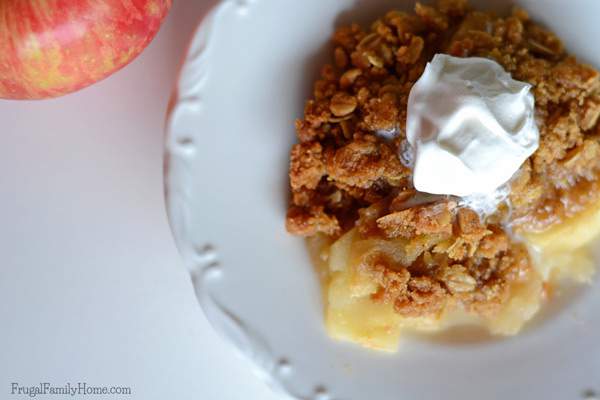 I love to get back to baking in the fall and with fall comes fresh crisp apples perfect for apple recipes. This apple recipe is one my family has made for years. It’s a perfect balance of apples and crunchy topping. It’s also an easy apple crisp recipe, taking only a 6 ingredients to make. It’s a great recipes to kids to help make.