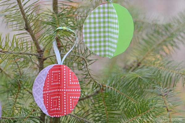The kids and I had a ball making these paper ball ornaments. I made them when I was in school and now my kids got to make some too. Only three items are needed to make them. It’s a great project to keep the kids busy over Christmas break. 