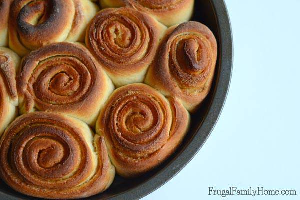 I love cinnamon rolls but many recipes take hours to make. But this recipe can be done in a little over an hour and the rolls turn out so good. Plus there’s a step by step video of the recipe. Which is super helpful if you haven’t made cinnamon rolls from scratch before.