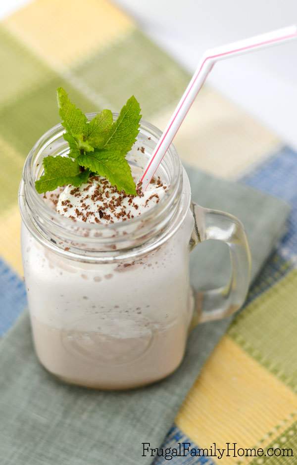 This is such an easy frozen hot chocolate recipe. I love that there is a video, less than a minutes to show how to make the frozen hot chocolate. If you are looking for a yummy, refreshing drink for a hot summer day you need to try this DIY frozen hot chocolate that you can make in about 60 seconds.