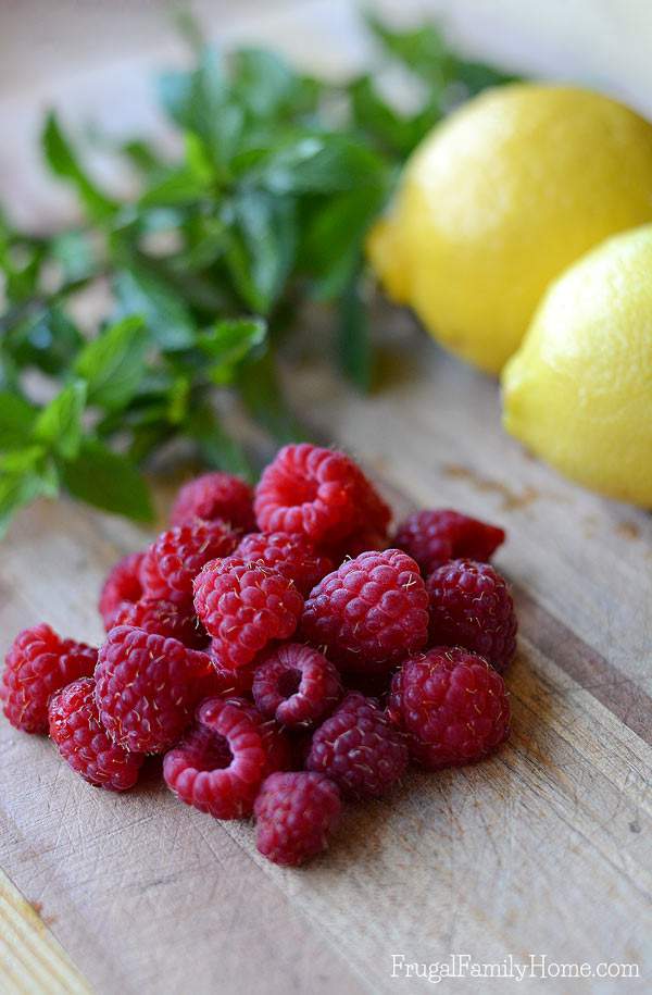 This is the best homemade lemonade I’ve made. It easy to make and is made with lemon juice. The fresh raspberries and mint really make it special. The mint isn’t overpowering, it has just the right balance of flavors. It’s an easy raspberry mint lemonade recipe you can make for every day during the summer. You can garnish the lemonade to make it fancy enough for parties.