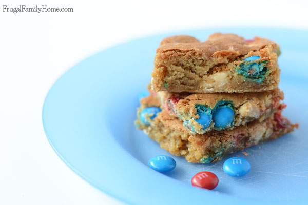 These blondies are not only delicious but patriotic for the 4th of July or Memorial day. This dessert recipe is easy to make. It's the perfect blend of chewy molasses blondies with delicious pockets of chocolate. Make these for your fourth of July BBQ everyone will love them. I know we'll be having them. 