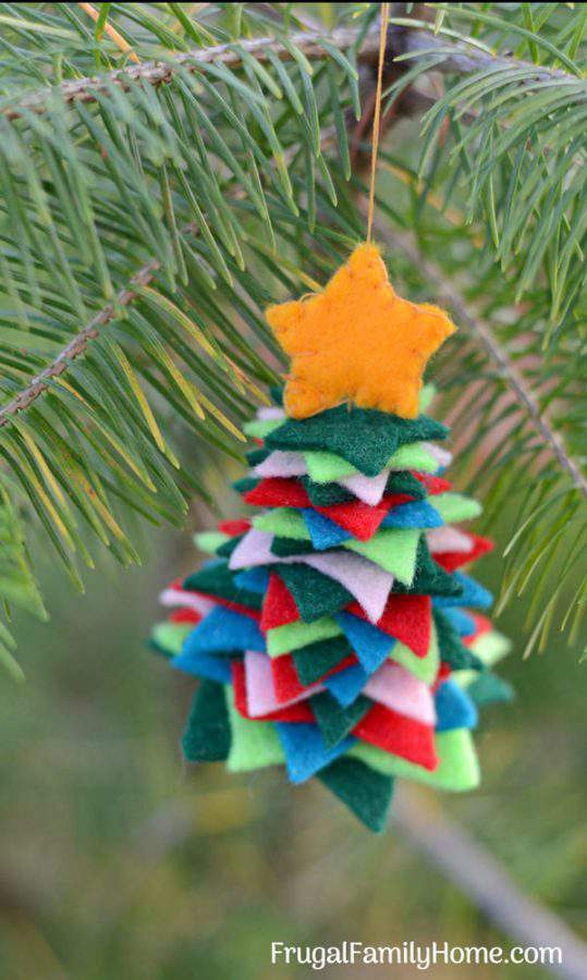 How to Make These Easy Felt Christmas Tree Ornaments