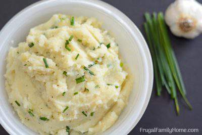 Creamy Garlic and Chive Mashed Potatoes