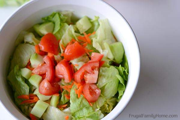 How to prep salad so you can enjoy salad all week long without it becoming soggy. It’s easy to do and only takes a few minutes.