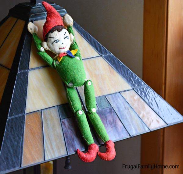 25 good elf on the shelf ideas for boys and for girls. Some of these elf on the shelf ideas are funny but they are all for kids. Be sure to grab the printable elf pack too with an arrival note and a goodbye note, 25 easy elf on the shelf ideas as well as a note for those nights when you forgot to move the elf.