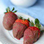 Easy chocolate covered strawberries recipe, so easy and simple to make.