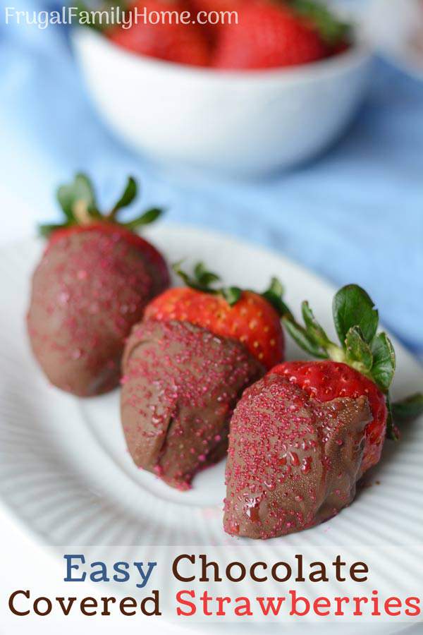 Easy chocolate covered strawberries recipe, so easy and simple to make.