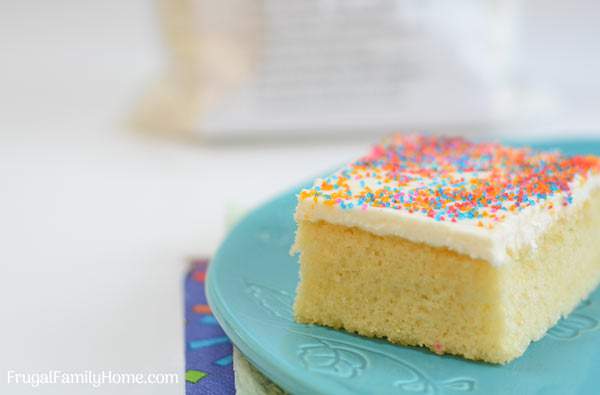 Easy homemade vanilla cake mix from scratch, this is an easy diy vanilla cake mix. It makes the best most moist cake ever. Grab the printable recipe and the printable labels too.