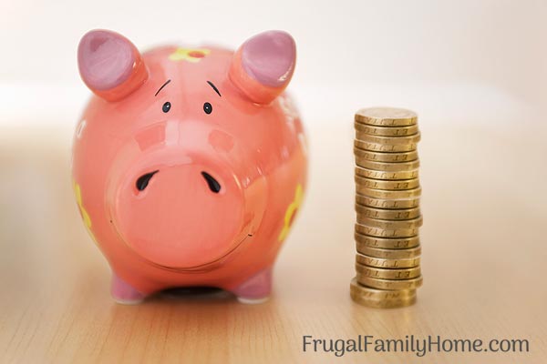 How to save money with a piggy bank and coins
